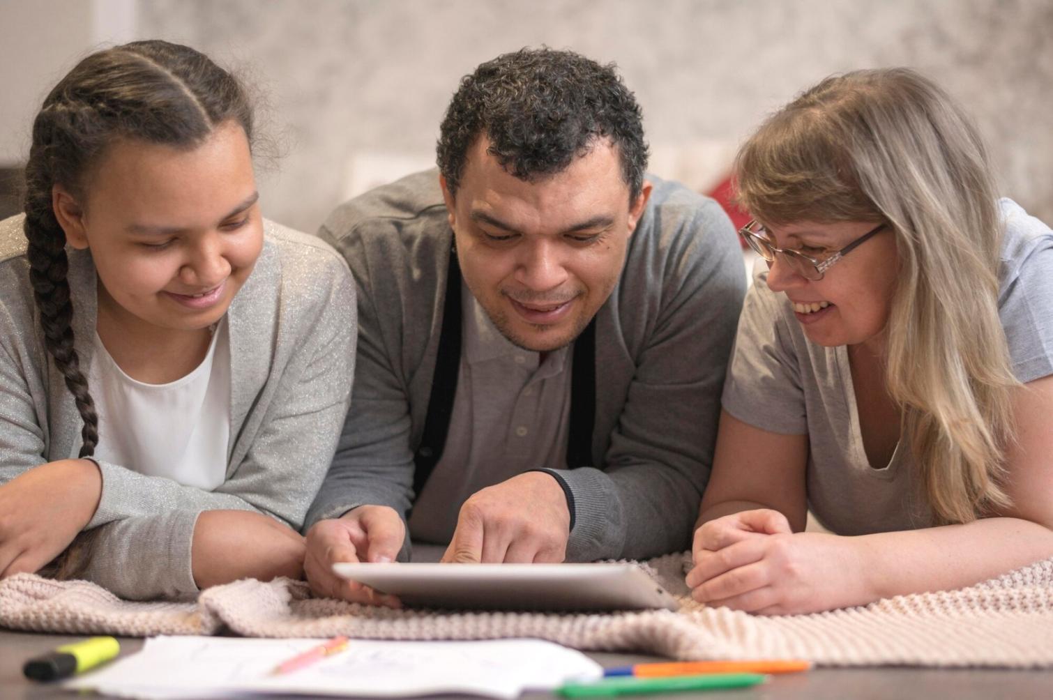 Trading education workspace showing market analysis tools and learning materials